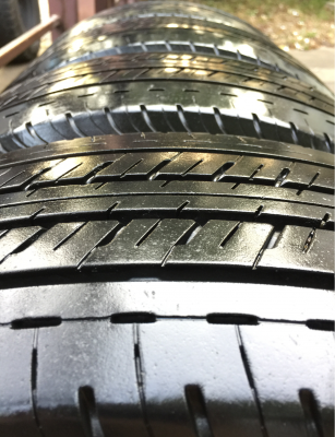 ยาง Bridgestone 205 70 15 กลางปี15 ดอกเต็ม ไม่มีปะ เนื้อนิ่มๆ ใช้ยาว ราคาไม่แพง