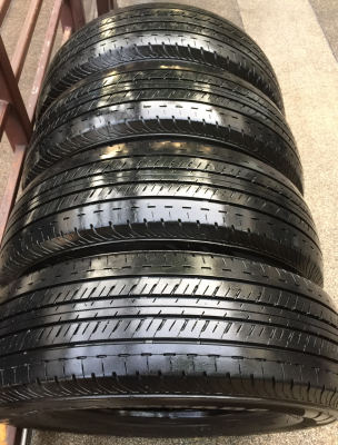 ยาง Bridgestone 205 70 15 กลางปี15 ดอกเต็ม ไม่มีปะ เนื้อนิ่มๆ ใช้ยาว ราคาไม่แพง