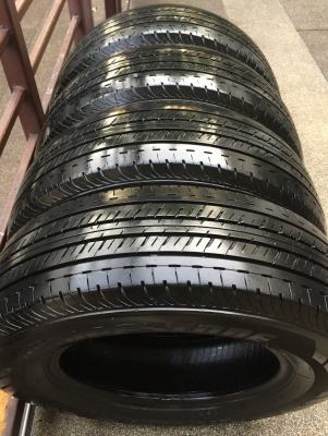 ยาง Bridgestone 205 70 15 กลางปี15 ดอกเต็ม ไม่มีปะ เนื้อนิ่มๆ ใช้ยาว ราคาไม่แพง