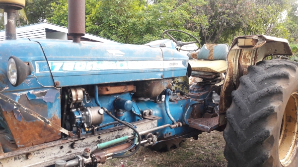 รถไถ ฟอร์ดรุ่น5600