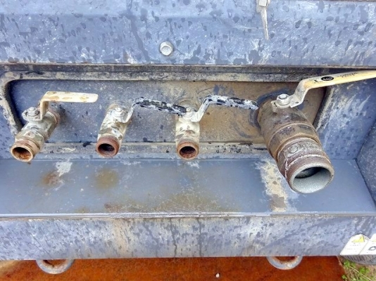 ขายเครื่องปั๊มลม ยี่ห้อ AIRMAN รุ่น PDSF30S