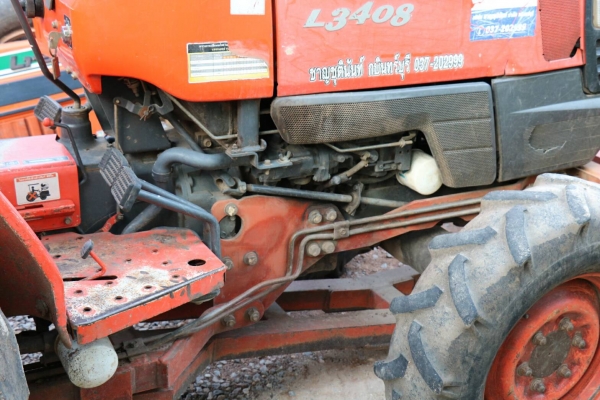 สามย่านแทรคเตอร์ ขายรถไถ KUBOTA L3408 พร้อมดันหน้า และผาน 6 ราคา 190,000 มีรถขนส่งบริการขนส่งทั่วไทย ร้านสามย่านแทรคเตอร์ อ.แกลง จ.ระยอง 0897489639,0818618678,0899347475 https://www.facebook.com/DC-Tractor-Rayong-3071545327?/shop? id line=0897489639 id li