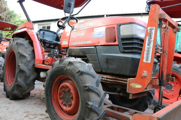 สามย่านแทรคเตอร์ ขายรถไถ KUBOTA L3408 พร้อมดันหน้า และผาน 6 ราคา 190,000 มีรถขนส่งบริการขนส่งทั่วไทย ร้านสามย่านแทรคเตอร์ อ.แกลง จ.ระยอง 0897489639,0818618678,0899347475 https://www.facebook.com/DC-Tractor-Rayong-3071545327?/shop? id line=0897489639 id li