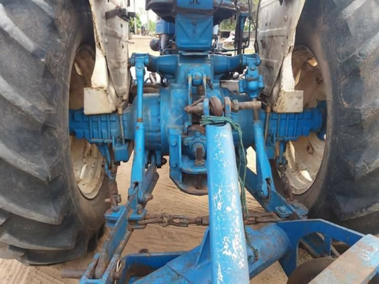 ขายรถไถFORD 6600 เสื้อลาย สภาพสวย พร้อมใช้งาน เอกสารเล่มทะเบียนพร้อมโอน ราคา295,000 สนใจโทร 090-8588220คุณนะ 093-3258446คุณบิว เว็บไซต์ส่วนตัว www.narong2truck.com www.truck.in.th/498 ID: narong498 ID: 09332584461 เพจ Facebook ณรงค์ ซื้อขายรถมือสอง กลุ่ม