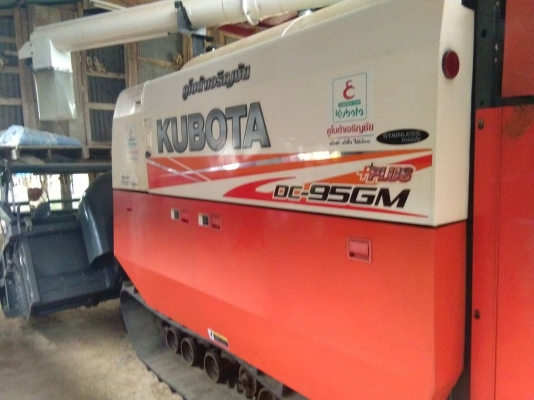 ขายรถเกี่ยวข้าว KUBOTA 95 PLUs รถปี 57  ใช้งานได้ 813 ชม