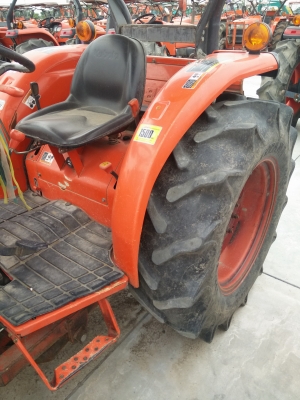 แทรกเตอร์ Kubota L4708 + ใบมีดดันหน้า ราคาเบาๆ สภาพสวยใช้งานได้เลย แทรกเตอร์ Kubota L4708 + ใบมีดดันหน้า ราคาเบาๆ สภาพสวยใช้งานได้เลย