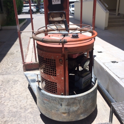 รถสามล้อเบนซิน. เครื่องโตโยต้า. บรรทุกเกือบตัน รถสามล้อเบนซิน. เครื่องโตโยต้า. บรรทุกเกือบตัน