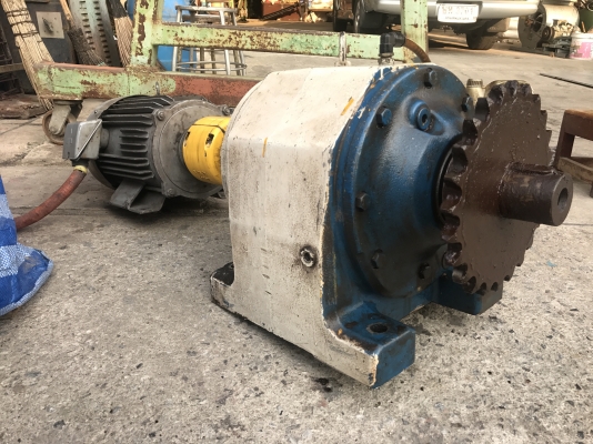 ขายหัวเกียร์ SEW eurodrive พร้อมมอเตอร์ mitsubishi 10HP. 380V อัตราทด 1:39.7 เพลาออกประมาณ 36รอบต่อนาที สภาพสวยเดิมๆ ตัดออกจากโรงงาน หมุนนิ่ม พร้อมใช้งาน ขายหัวเกียร์ SEW eurodrive พร้อมมอเตอร์ mitsubishi 10HP. 380V อัตราทด 1:39.7 เพลาออกประมาณ 36รอบต่อนาที สภาพสวยเดิมๆ ตัดออกจากโรงงาน หมุนนิ่ม พร้อมใช้งาน