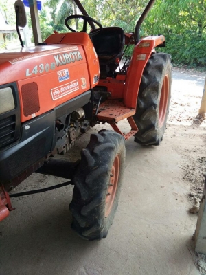 ขายรถไถคูโบต้า L3408อุปกรณ์4ชิ้น หาง3ผาน6 ผานยกร่อง ผานขุดเอกสารเล่มทะเบียน