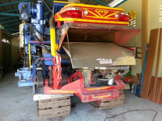 ขายรถเกี่ยวข้าวไทยเส็ง ออกมา3นา jo8cเทอร์โบว์