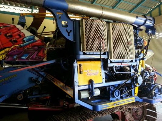 ขายรถเกี่ยวข้าวไทยเส็ง ออกมา3นา jo8cเทอร์โบว์