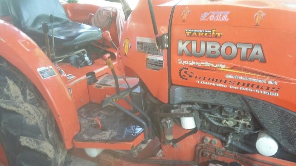 ขายรถไถคูโบต้าL3608 ทำงาน6ร้อย ชม.อุปกรณ์ใบดันหน้า ผาน5 เอกสารทะเบียนครบ