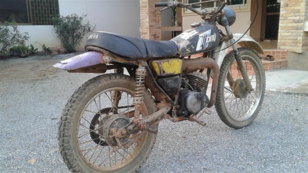 ขาย DT100 เครื่องติดขี่ได้สับโดดไม่ทีเอกสารออกเหมาะทำอะไหล่เข้าป่าลงสนามขายตามสภาพ ขาย DT100 เครื่องติดขี่ได้สับโดดไม่ทีเอกสารออกเหมาะทำอะไหล่เข้าป่าลงสนามขายตามสภาพ