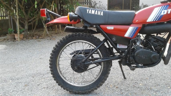 ขาย DT125 4L8 เอกสารพร้อมโอนภาษีเต็มชื่อผมเองเครื่องดีระบบไฟใช้ได้หมดปั้มออโต้ลู้ปทำงานปกติ