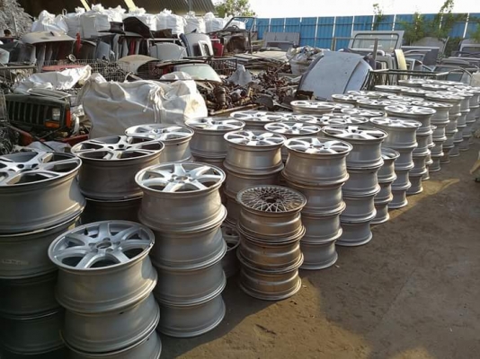 ขายแม็ก วอลโว่ สภาพสวยๆ ครับ ขอบ 16-18 ของแท้