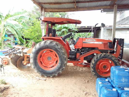 รถไถ M 5000  อุปกร 2 ชิ้น   พร้อมใช้งาน ปี 52   ราคา 320000  บาท  ( ดูรถก่อนต่อคับ )  ดูรถได้ที อ. บ้านไผ่ จ. ขอนแก่น ติดต่อทีเบอร์ 098 668-3479 -094 283-9369 คุณ สิทธิ์