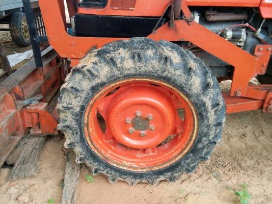 รถไถ M 5000  อุปกร 2 ชิ้น   พร้อมใช้งาน ปี 52   ราคา 320000  บาท  ( ดูรถก่อนต่อคับ )  ดูรถได้ที อ. บ้านไผ่ จ. ขอนแก่น ติดต่อทีเบอร์ 098 668-3479 -094 283-9369 คุณ สิทธิ์