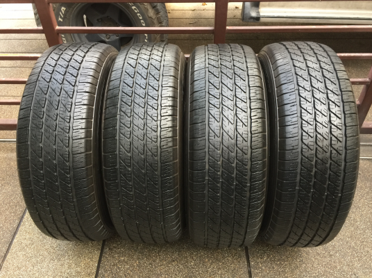 ยาง Michelin 265 65 17 ปลายปี15 ดอกเต็ม เนื้อนิ่มๆ ใช้ยาว ราคาไม่แพง