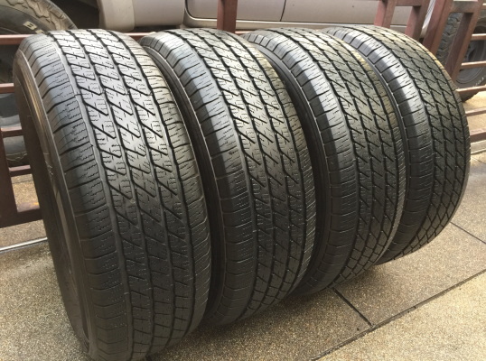 ยาง Michelin 265 65 17 ปลายปี15 ดอกเต็ม เนื้อนิ่มๆ ใช้ยาว ราคาไม่แพง