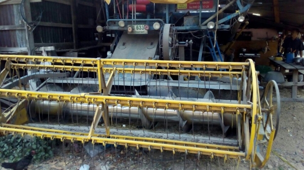 ขายรถเกี่ยวข้าวเกษตรพัฒนาไอ้หนุ่มไวไฟรุ่นร้อนกว่าไฟเดินไฮดาสปั้ม22เครื่อง210รถใช้งานปกติ ขายรถเกี่ยวข้าวเกษตรพัฒนาไอ้หนุ่มไวไฟรุ่นร้อนกว่าไฟเดินไฮดาสปั้ม22เครื่อง210รถใช้งานปกติ