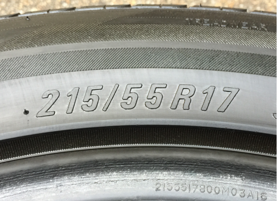 ยาง Maxxis 215 55 17 ปี16 ดอกเต็ม เนื้อนิ่มๆ ใช้ยาว ราคาไม่แพง