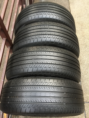 ยาง Maxxis 215 55 17 ปี16 ดอกเต็ม เนื้อนิ่มๆ ใช้ยาว ราคาไม่แพง