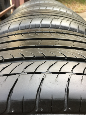 ยาง Maxxis 215 55 17 ปี16 ดอกเต็ม เนื้อนิ่มๆ ใช้ยาว ราคาไม่แพง