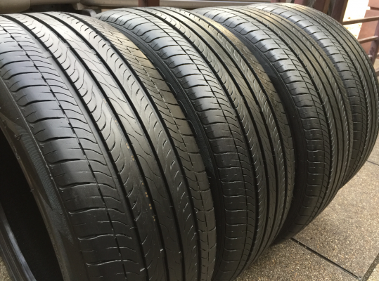 ยาง Maxxis 215 55 17 ปี16 ดอกเต็ม เนื้อนิ่มๆ ใช้ยาว ราคาไม่แพง