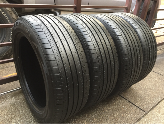 ยาง Maxxis 215 55 17 ปี16 ดอกเต็ม เนื้อนิ่มๆ ใช้ยาว ราคาไม่แพง