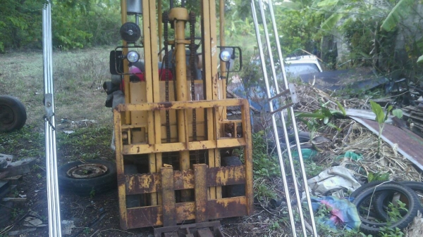 ขายงา3เมตรยกใด้1ตันเครื่องกิมินี่ดีเซล ขายงา3เมตรยกใด้1ตันเครื่องกิมินี่ดีเซล