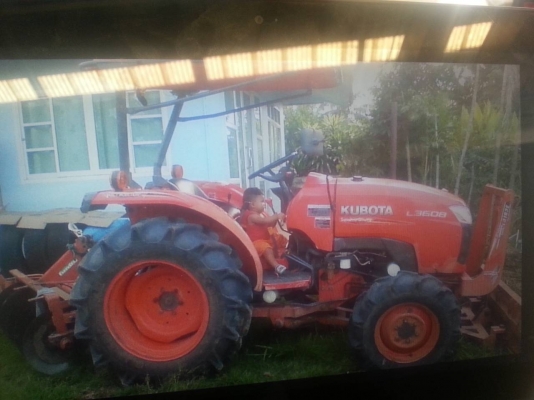 รถไถ 36 แรงปี  53 อุปกร 2 อย่าง   ซ. ม  2000   นิด ฯฯ   ราคาเบาฯ  240000   บาท ดูรถที อ.ปะคำ จ. บุริรัมย์  วันทูคอล 098 668-3479 dtac 094 283-9369 สิทธิ์ คับ