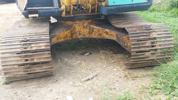 ขาย 315,000 รถครีบหมุนได้ KOMATSU pc 100-3 เครื่อง ISUZU 6 BB ดี ปั้มแรง เอวแน่น ช่วงล่างเต็ม ติดมือครีบหมุนได้พร้อมบุ้งกี้ รถสวยพร้อมใช้ รถอยู่ ชลบุรี 090-772-3710 090-772-3708