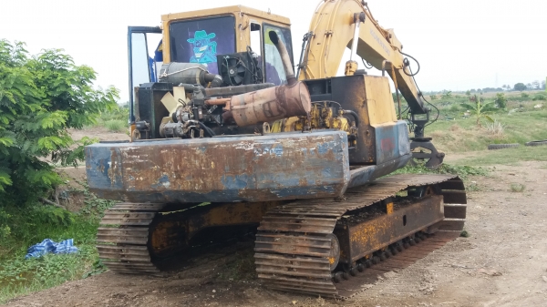 ขาย 315,000 รถครีบหมุนได้ KOMATSU pc 100-3 เครื่อง ISUZU 6 BB ดี ปั้มแรง เอวแน่น ช่วงล่างเต็ม ติดมือครีบหมุนได้พร้อมบุ้งกี้ รถสวยพร้อมใช้ รถอยู่ ชลบุรี 090-772-3710 090-772-3708