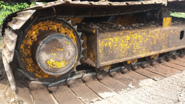 ขาย 315,000 รถครีบหมุนได้ KOMATSU pc 100-3 เครื่อง ISUZU 6 BB ดี ปั้มแรง เอวแน่น ช่วงล่างเต็ม ติดมือครีบหมุนได้พร้อมบุ้งกี้ รถสวยพร้อมใช้ รถอยู่ ชลบุรี 090-772-3710 090-772-3708