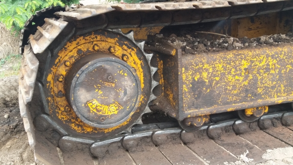 ขาย 315,000 รถครีบหมุนได้ KOMATSU pc 100-3 เครื่อง ISUZU 6 BB ดี ปั้มแรง เอวแน่น ช่วงล่างเต็ม ติดมือครีบหมุนได้พร้อมบุ้งกี้ รถสวยพร้อมใช้ รถอยู่ ชลบุรี 090-772-3710 090-772-3708