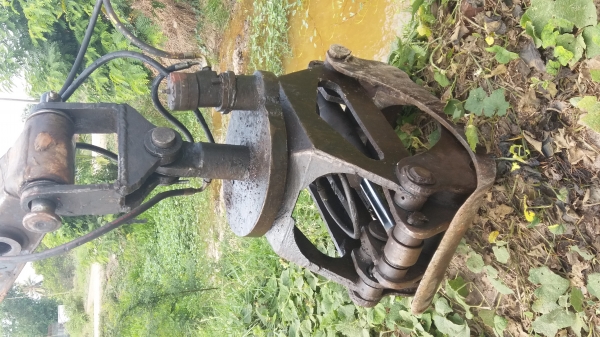 ขาย 315,000 รถครีบหมุนได้ KOMATSU pc 100-3 เครื่อง ISUZU 6 BB ดี ปั้มแรง เอวแน่น ช่วงล่างเต็ม ติดมือครีบหมุนได้พร้อมบุ้งกี้ รถสวยพร้อมใช้ รถอยู่ ชลบุรี 090-772-3710 090-772-3708