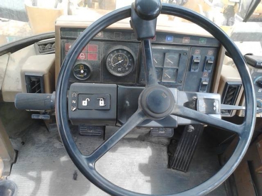 รถตักล้อยาง CATERPILLAR รุ่น 910 F รถตักล้อยาง CATERPILLAR รุ่น 910 F