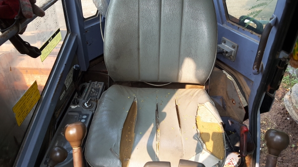 ขายรถคีบแม็คโคเล็ก EX55UR HITACHI เอกสารครบ ขายรถคีบแม็คโคเล็ก EX55UR HITACHI เอกสารครบ