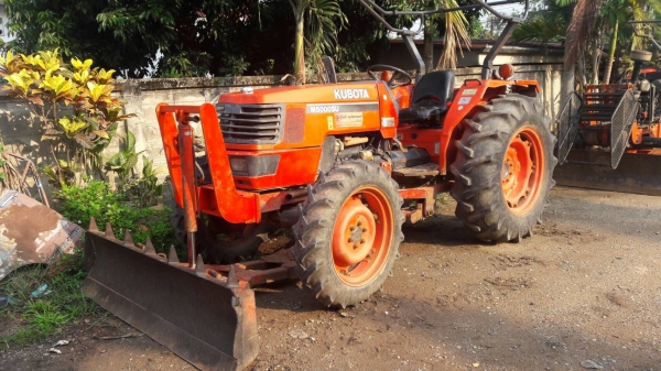 ขายรถไถ Kubota M5000 สภาพดีสวยๆๆพร้อมใช้ครับ รุ่นนี้ถือว่าคุ้มมากกับราคานี้ครับ มีอุปกรณ์พร้อม2 ชิ้นมี ใบมีดดันดิน และผานพรวนมีเล่มพร้อมโอนครับ ขายรถไถ Kubota M5000 สภาพดีสวยๆๆพร้อมใช้ครับ รุ่นนี้ถือว่าคุ้มมากกับราคานี้ครับ มีอุปกรณ์พร้อม2 ชิ้นมี ใบมีดดันดิน และผานพรวนมีเล่มพร้อมโอนครับ