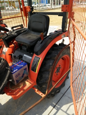 ขายด่วนแทรกเตอร์รุ่นยอดฮิต Kubota B2440 สภาพดีราคาโดนๆ รีบมาจองก่อนจะหมดนะครับ