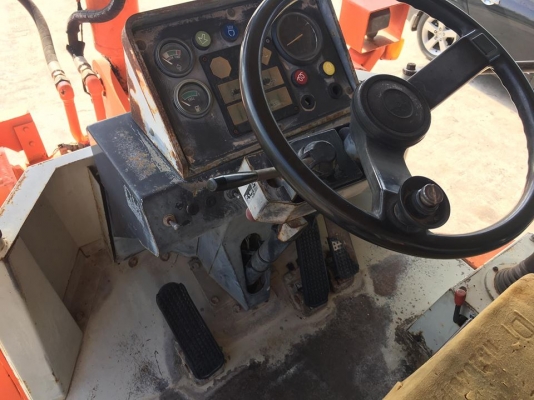 ขายด่วน รถตัก Hitachi LX80