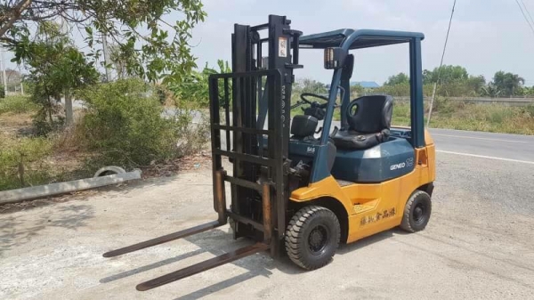 ขายรถยก TOYOTA 7FGรุ่นใหม่  ยก1.5ตันยกสุงได้3เมตร เครื่องตัวใหม่4สูบ5K ชั่วโมงทำงานน้อยแค่ 2,089 รถนอกไม่เคยใช้งานในไทย ราคา 185000  สนใจ 084-5486359 สุชาติ อ สนม จ. สุรินทร์