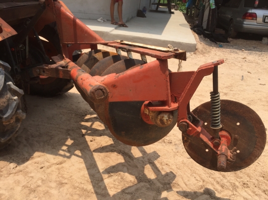 ขายรถไถคูโบต้า ข้างขาว L2002DT 4WD เพลากลาง เครื่อง 3สูบ อุปกรณ์ดันหน้า+หาง5  LCS พร้อมใช้