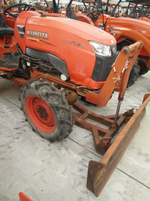 ขายแทรกเตอร์รุ่น L4708 ใบมีดคานล่าง สภาพดีใช้งานได้สบาย รีบมาจองกันเลย