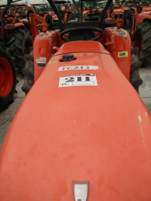 ขายแทรกเตอร์รุ่น L4708 ใบมีดคานล่าง สภาพดีใช้งานได้สบาย รีบมาจองกันเลย