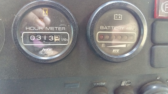 Forklift ไฟฟ้า 2.5 ตัน สูง 6.0 เมตร งาสไล้ท์ ยางตัน