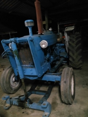 ขายรถไถFord 5000 รุ่น 68 ขายถูก