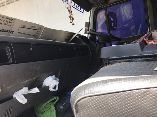 (มี3คัน)10ล้อหัวลาก2เพลา260แรงFM2KKNM ปี2546 เครื่องK13D รถสวย สภาพดีทั้ง3 เล่มพร้อม.