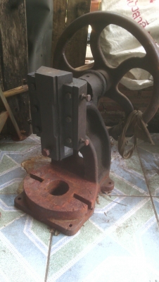 พวงมาลัย ปั้มงาน ตัดงานเล็กๆ พวงมาลัย ปั้มงาน ตัดงานเล็กๆ