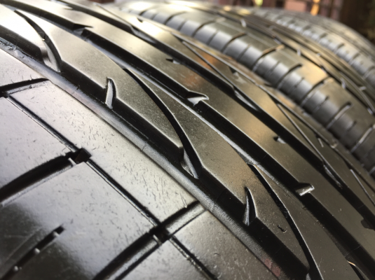 ยาง Bridgestone 225 65 17 ปี14 ดอกเต็ม ใช้ยาว ราคาไม่แพง ยาง Bridgestone 225 65 17 ปี14 ดอกเต็ม ใช้ยาว ราคาไม่แพง